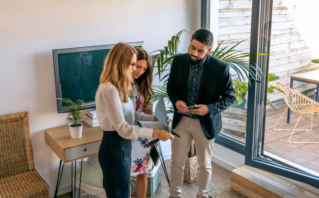 How to Become a Commercial Real Estate Agent